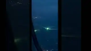🔥Excellent footage of a UFO🛸UAP captured from a United Airlines Flight!