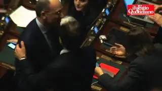 Fiducia Governo, Letta torna in Aula ed ignora Renzi