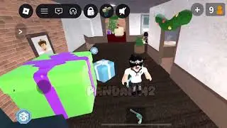 First mm2 montage (not really one) sorry guys Ik this is not too good but I tried :3 || #roblox #mm2