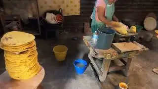 ВОТ КАК ДЕЛАЮТСЯ ТОТОПОСЫ ДЛЯ ПОДНОШЕНИЙ В ДЕНЬ МЕРТВЫХ