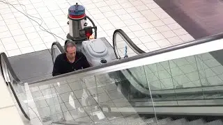 ERC450 Escalator Cleaner &ndash; Restore the brilliance of your escalator risers!