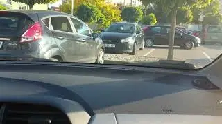 Jobbra előre merőleges parkol&aacute;s