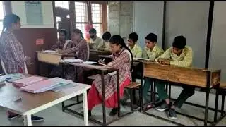 Role play on non verbal communication...gsss salwar