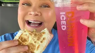Trying almost ✨EVERYTHING✨| Dunkin’ Breakfast