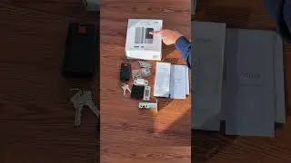 What&rsquo;s in the U400 Door Lock box? The entire system.