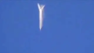 INCREDIBLE SHAPESHIFTING UFO/PLASMA ENTITY  SPOTTED AND FILMED FROM A PLANE AT 30,000FT  7-28-2021