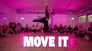 Move It! #stefflondon #moveit #london #pineapple 