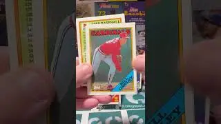 Нашёл Тито в упаковке бейсбольных карточек Topps 1988 года! #waxpack #baseballcards #rippingpacks
