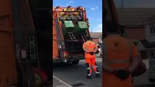 Dennis Elite 6 Olympus bin lorry collecting recycling bins Terberg omnIDE lifters PKE