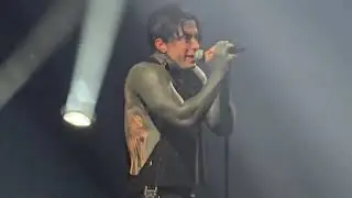 Falling In Reverse - God is a Weapon (Live)