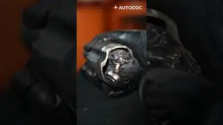 Jak wymienić przegub napędowy | AUTODOC #shorts