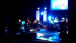 Loredana Bert&egrave; - Una sera che piove - Live Milano 2014