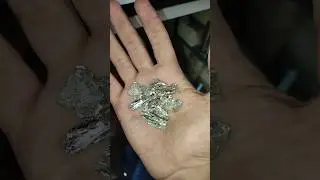 Магическая ЛЕВИТАЦИЯ с помощью висмута!😯 #shorts #magic #science #geek #diy