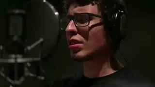 Matin&ecirc; Meia Noite - Eu canto alto pra esquecer (V&iacute;deo Oficial)