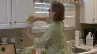 Cleaning Kitchens : How to Clean Kitchen Cabinets