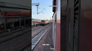 Aluminium ke is dabbe me kya hota he 🧐 #shorts #train #travel #youtubeshorts #shortsfeed #ytshorts