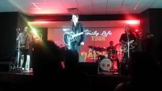 ADAM HARVEY DOING ELVIS PRSLEY! MUST WATCH!!!!!!!!!!!!