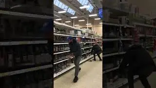 Tesco Stores Security Look On Hapless As Thieves Help Themselves. #uk #thieves #shoplifting
