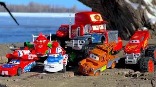 Игрушки Disney Pixar «Тачки»: Мэтр, Франческо Бернулли, Финн Макмиссайл, Док Хадсон.