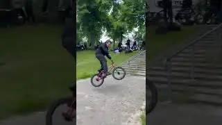 Dan Kruk with a crowd pleaser #dankruk #bmx #bmxstreet #merrittbmx