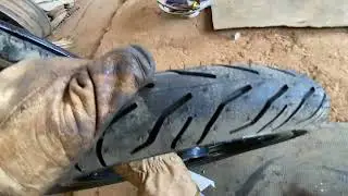 TROCA DE PNEU DE MOTO SEM CÂMARA 