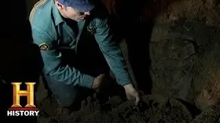 American Pickers: Mike Unearths A Buried Motorcycle | History