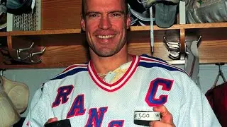 Mark Messier Joins The 500 Goal Club | This Day In Hockey History