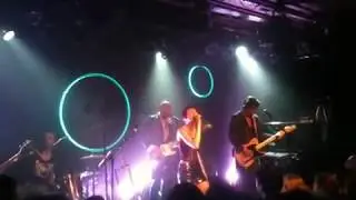 JEANNE CHERHAL - LA PEAU SUR LES OS - Live in PARIS 2011