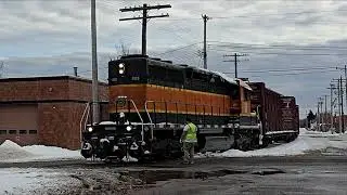 This Broken Railroad Crossing Gets Flagged Every Time A Train Comes! #trains #trainhorn #trainvideo