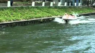 Motorboat ride in Beijing Zoo
