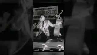 Hilarious How-to: Dancing Like Elvis After a Kneecap Smash!
