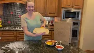 Review of dcsiuivy Bamboo pizza board Wood pizza peel Pizza Plate with handle & Pizza paddle Knife