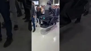 People Couldn&rsquo;t Believe This Bike Was Floating 😱