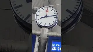 the clock at #Bonn railway station.it has unique moves,.. mark the stick when it reaches 12