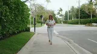 Why Everyone Wants to Live on Gordon Drive | Naples&rsquo; Billionaire Paradise
