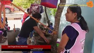 Tradici&oacute;n que da sabor: Mujeres de San Antonio Zahuatl&aacute;n preparando el mole de la fiesta patronal