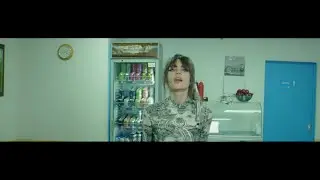 Gretel H&auml;nlyn - Motorbike (Official Video)