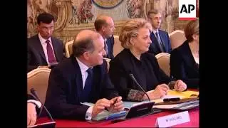 France's Agriculture Ministry orders all poultry indoors as precaution against bird flu