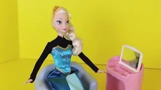 Frozen ❤ Elsa and Anna Barbie Dolls Color Change Dress Disney Frozen Color Changing Princess Gown