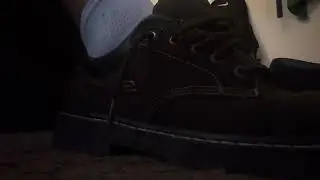 tiny cruelly trapped in giantess' sole