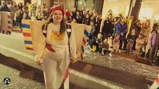 BARCELONA WINTER HOLIDAYS ROYAL POSTLADIES PARADE GRACIA SPAIN THREE KINGS FESTIVITIES (2 OF 3)