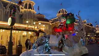 Santa Claus and his Reindeer Head down Main Street USA, Magic Kingdom, Walt Disney World