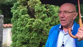 Henning Nielsen fort&aelig;ller om skovkirkeg&aring;rden ved Hyllested
