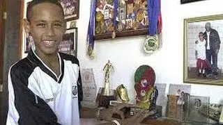 Neymar Jogando Futebol Quando Crian&ccedil;a