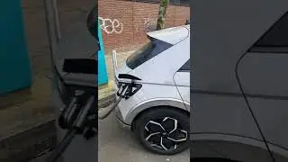 Hyundai Ioniq 5, Fast Charging #shorts #hyundai #hyundaiioniq5  #evcharging #electriccar