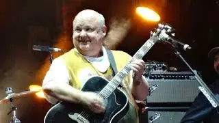 Tenacious D - Talking german about 20&euro; -MovieSkit (Live@Citadel Music Festival Berlin)