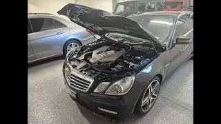 Mercedes W212 - Замена амортизаторов капота