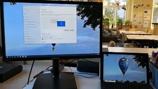 Surface Dock mit externem Bildschirm und Beamer