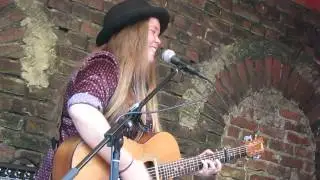 Minnie Marks & Hussy Hicks - Guitar And A Bicycle @ Habinghorster Festival (Castrop-Rauxel)