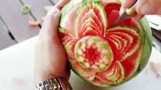 ARTE EM FRUTA - escultura em melancia